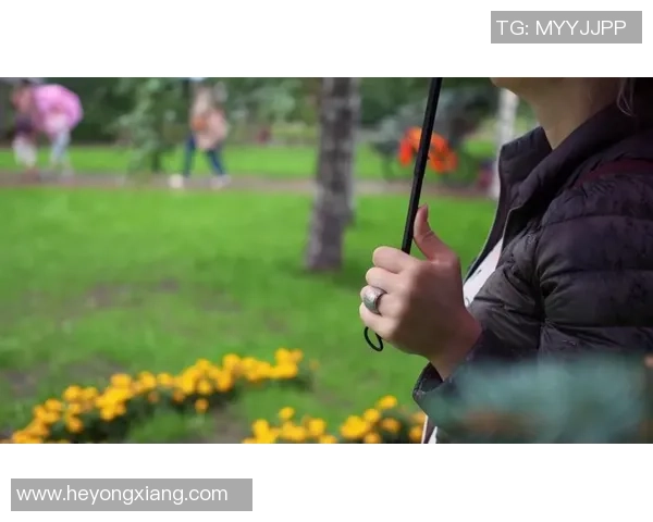 在雨中闪耀的足球明星是谁他如何在恶劣天气中展现卓越技艺