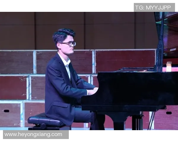 足球明星与音乐的奇妙交融:从绿茵场到音符间的动人故事 足球明星与音乐的奇妙交融:从绿茵场到音符间的动人故事